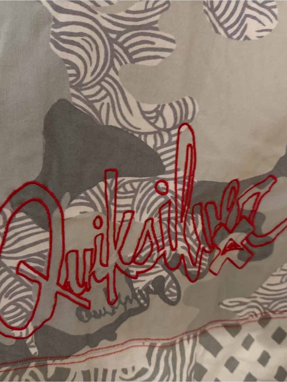 Quiksilver Gray Camouflage Comforter cover full/queen with Red Script Logo